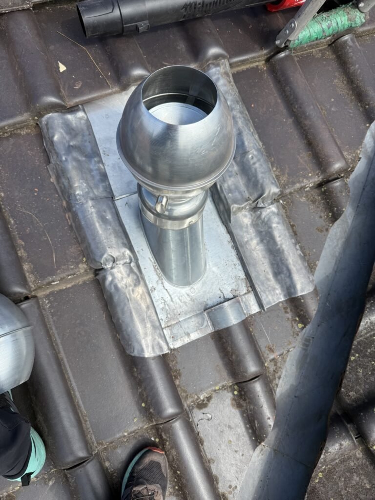 toiture tuiles mécaniques ventilation zinc Vandœuvres Genève couvreur ferblantier isolation étanchéité toiture